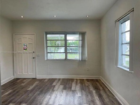 538 SW 7th Street, Hallandale Beach FL 33009