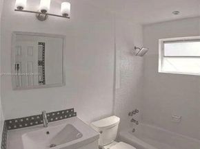 538 SW 7th Street, Hallandale Beach FL 33009