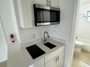 538 SW 7th Street, Hallandale Beach FL 33009