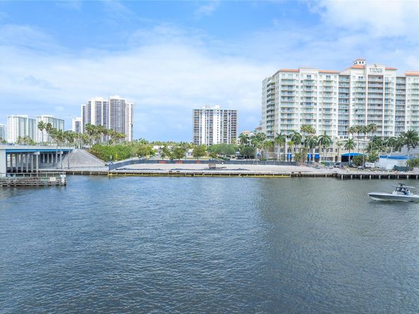 3000 E Oakland Park Blvd. 302, Fort Lauderdale FL 33306