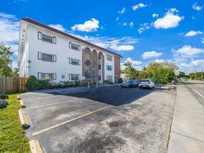 2420 Johnson St 107, Hollywood FL 33020
