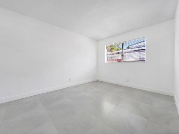 2420 Johnson St 107, Hollywood FL 33020