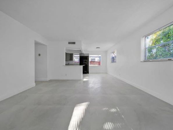2420 Johnson St 107, Hollywood FL 33020
