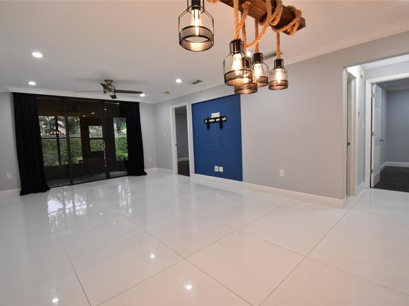 9807 NW 1st Ct 9807, Plantation FL 33324