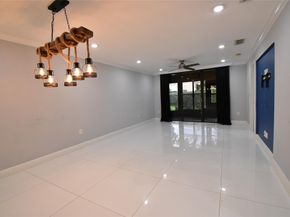 9807 NW 1st Ct 9807, Plantation FL 33324