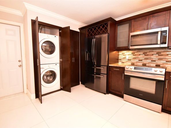 9807 NW 1st Ct 9807, Plantation FL 33324