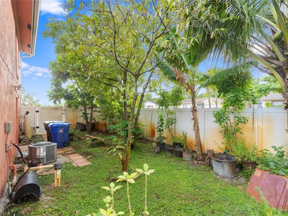 7527 SW 7th Court, North Lauderdale FL 33068