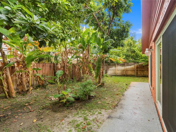 7527 SW 7th Court, North Lauderdale FL 33068