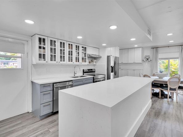 7904 NW 74th Ter, Tamarac FL 33321