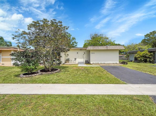 7904 NW 74th Ter, Tamarac FL 33321