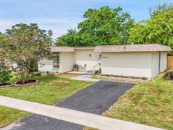 7904 NW 74th Ter, Tamarac FL 33321