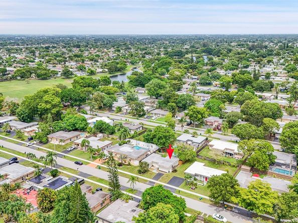 7904 NW 74th Ter, Tamarac FL 33321