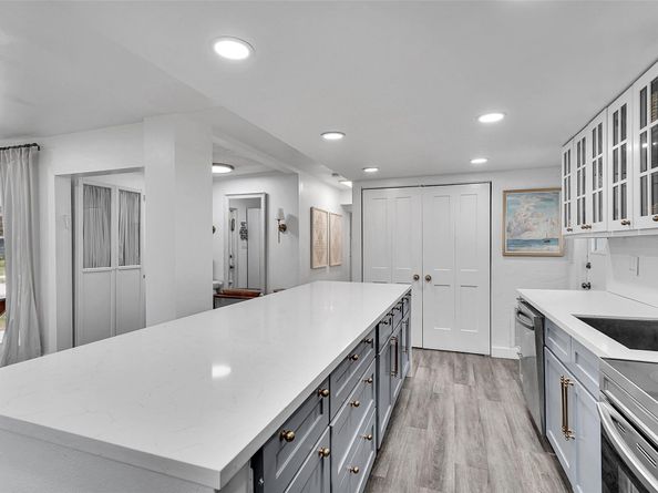 7904 NW 74th Ter, Tamarac FL 33321