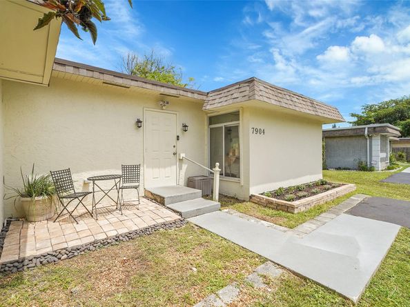 7904 NW 74th Ter, Tamarac FL 33321