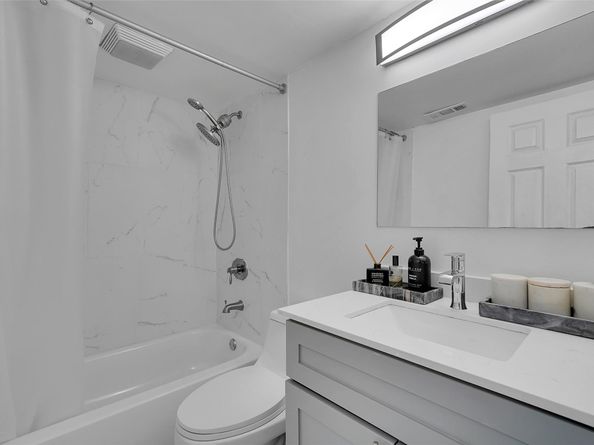 7904 NW 74th Ter, Tamarac FL 33321