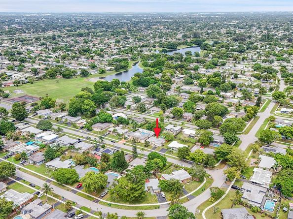7904 NW 74th Ter, Tamarac FL 33321