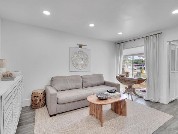 7904 NW 74th Ter, Tamarac FL 33321