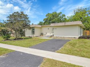 7904 NW 74th Ter, Tamarac FL 33321