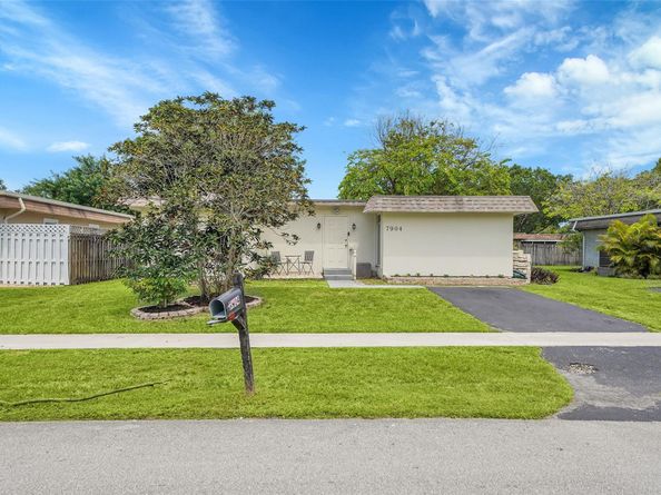 7904 NW 74th Ter, Tamarac FL 33321