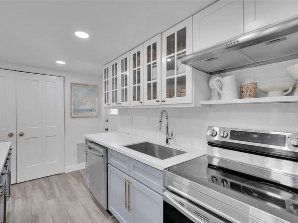 7904 NW 74th Ter, Tamarac FL 33321