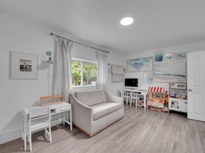 7904 NW 74th Ter, Tamarac FL 33321
