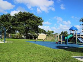 7904 NW 74th Ter, Tamarac FL 33321