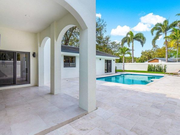 2050 Isabel Oeste Road, Boca Raton FL 33486