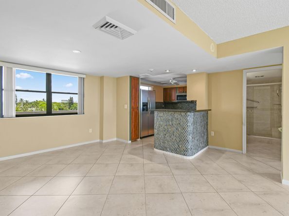 5200 N Flagler Drive 404, West Palm Beach FL 33407