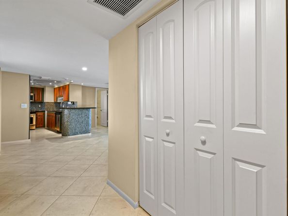 5200 N Flagler Drive 404, West Palm Beach FL 33407
