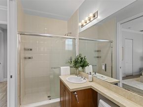 530 NE 7th Ave 1, Fort Lauderdale FL 33301