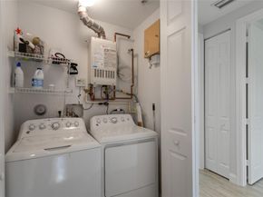 530 NE 7th Ave 1, Fort Lauderdale FL 33301