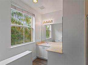 530 NE 7th Ave 1, Fort Lauderdale FL 33301