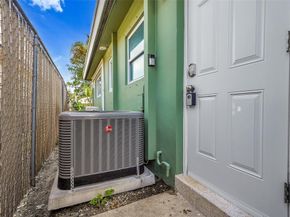 513 SW 15th St, Fort Lauderdale FL 33315