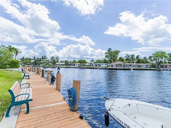 110 Cypress Club Dr 101, Pompano Beach FL 33060