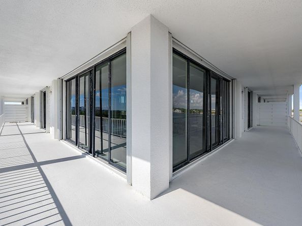 2155 Ibis Isle Road Ph3, Palm Beach FL 33480