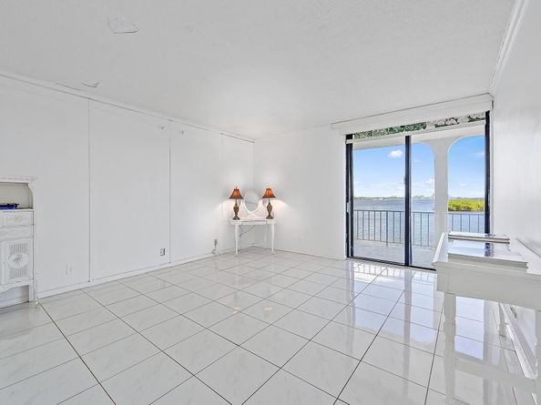 2155 Ibis Isle Road Ph3, Palm Beach FL 33480