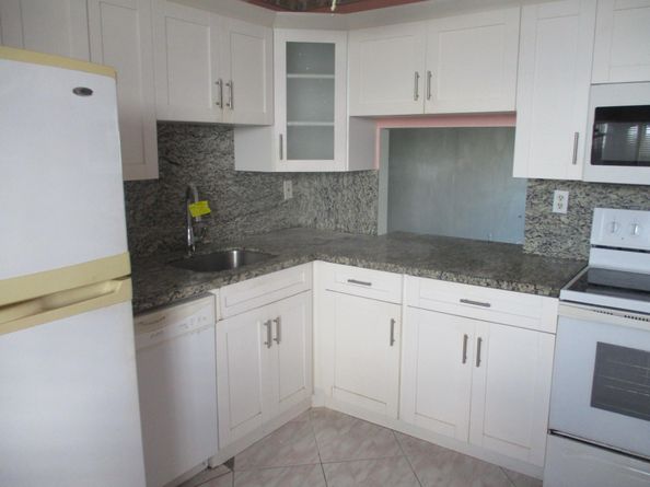 1401 NE Miami Gardens Dr 488, Miami FL 33179