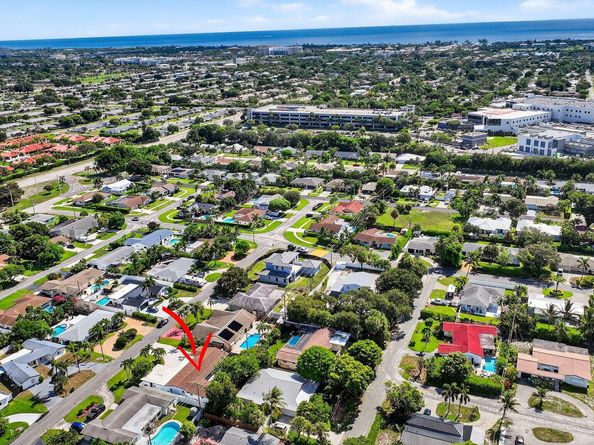 714 SW 25th Avenue, Boynton Beach FL 33435