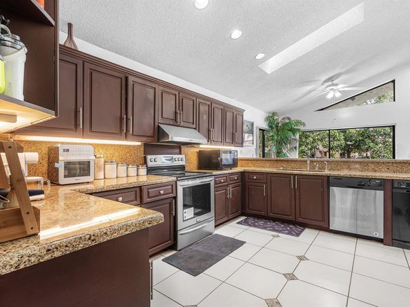 6335 NW 52nd Street, Coral Springs FL 33067