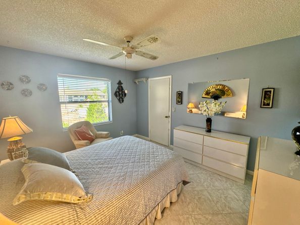 7214 Golf Colony Court 205, Lake Worth FL 33467