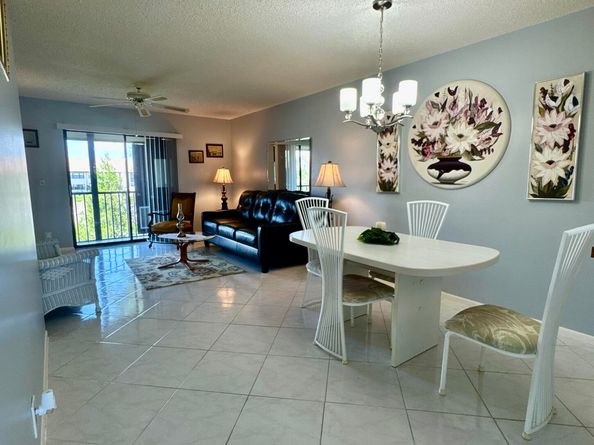 7214 Golf Colony Court 205, Lake Worth FL 33467