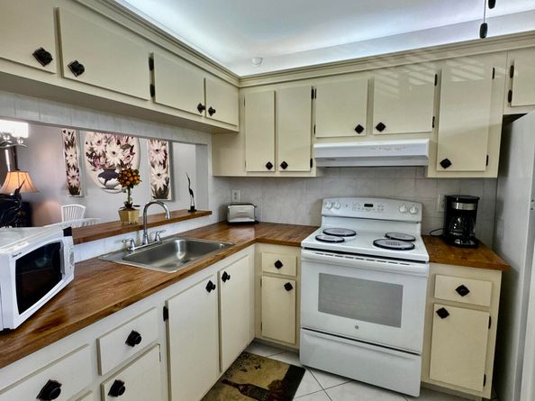 7214 Golf Colony Court 205, Lake Worth FL 33467