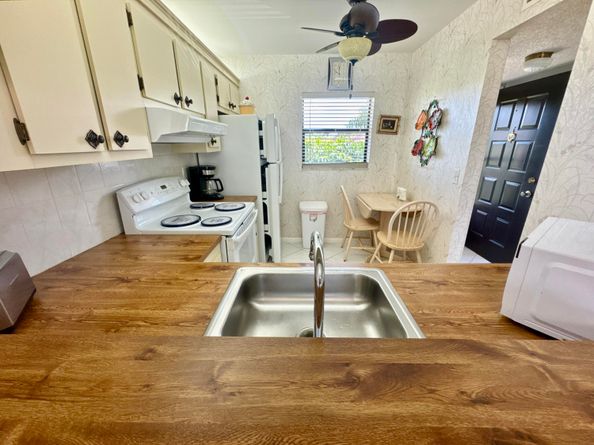 7214 Golf Colony Court 205, Lake Worth FL 33467
