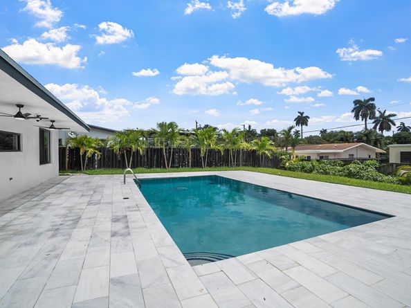 1860 NE 199th Street, Miami FL 33179