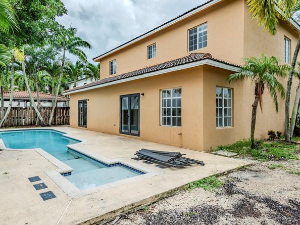 14772 SW 161st Pl, Miami FL 33196