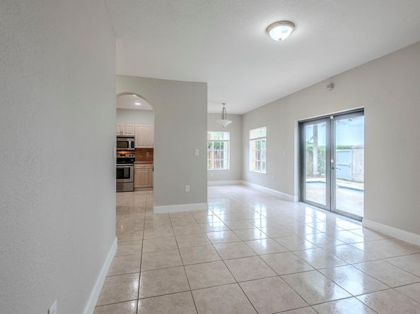 14772 SW 161st Pl, Miami FL 33196