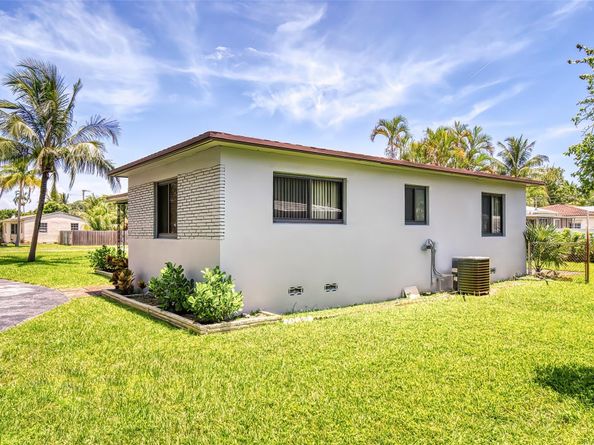 433 N 26th Ave, Hollywood FL 33020