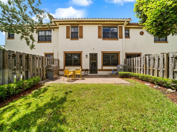 9573 Town Parc Cir S, Parkland FL 33076