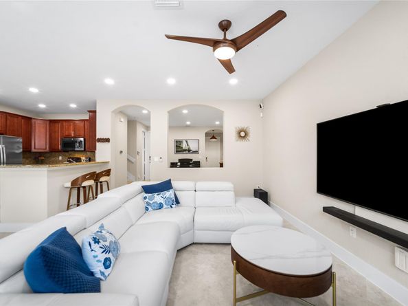 9573 Town Parc Cir S, Parkland FL 33076