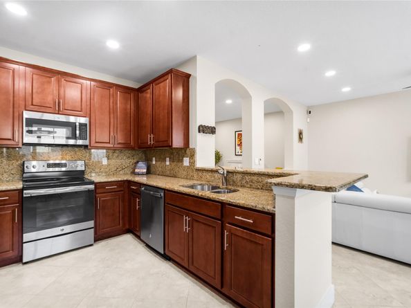 9573 Town Parc Cir S, Parkland FL 33076